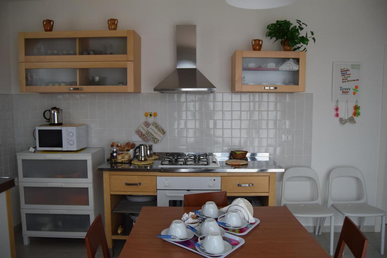 Casa Vacanza E Per Lavoro Tessyhouse Спинея Екстериор снимка