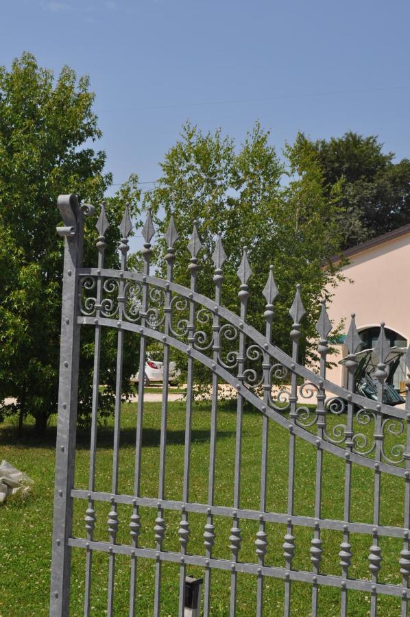 Casa Vacanza E Per Lavoro Tessyhouse Спинея Екстериор снимка