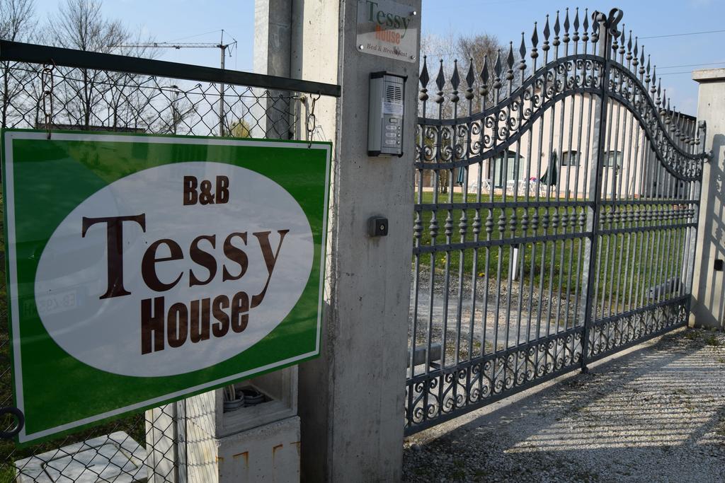 Casa Vacanza E Per Lavoro Tessyhouse Спинея Екстериор снимка