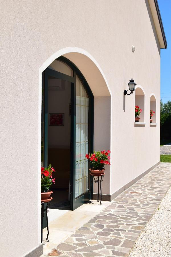 Casa Vacanza E Per Lavoro Tessyhouse Спинея Екстериор снимка